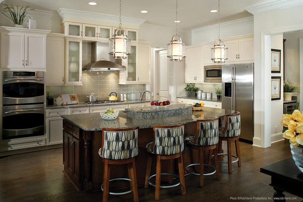 Bay Court Pendant