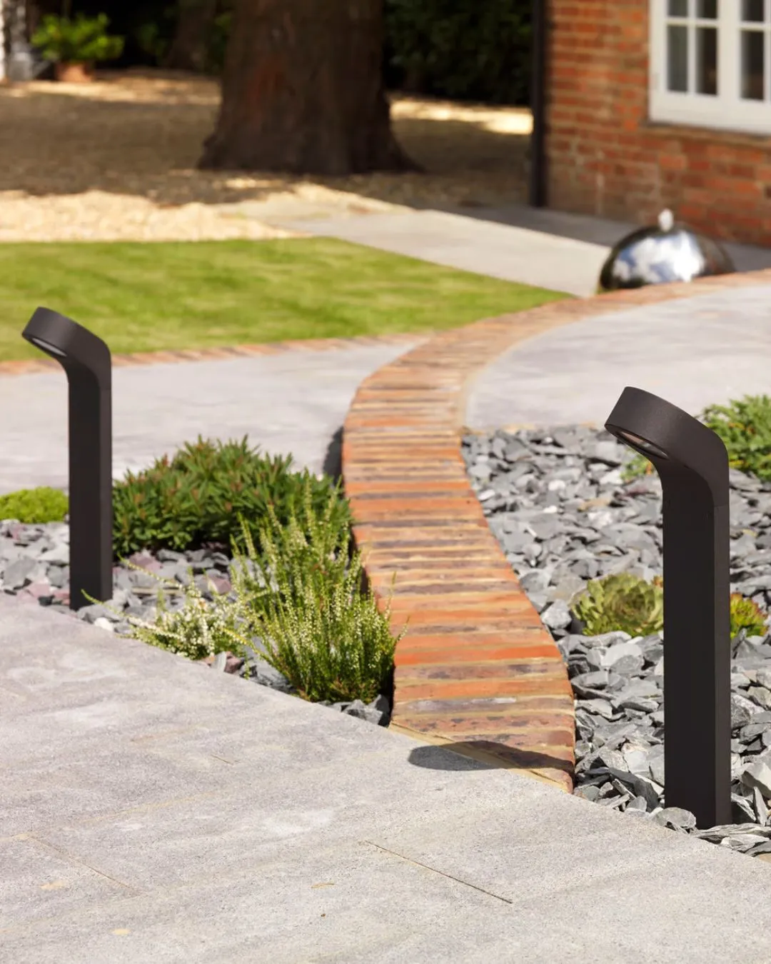 Contemporary L-Curved Black Aluminium Bollard