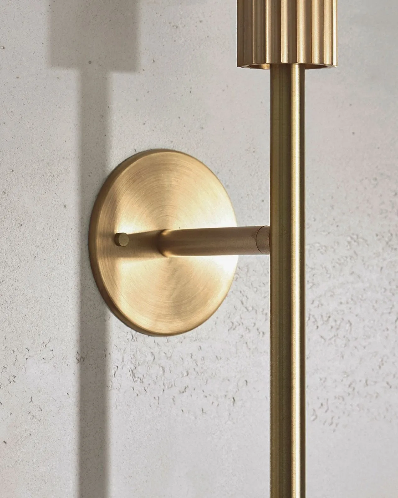 Fluted Brass Wall Light | Attalos