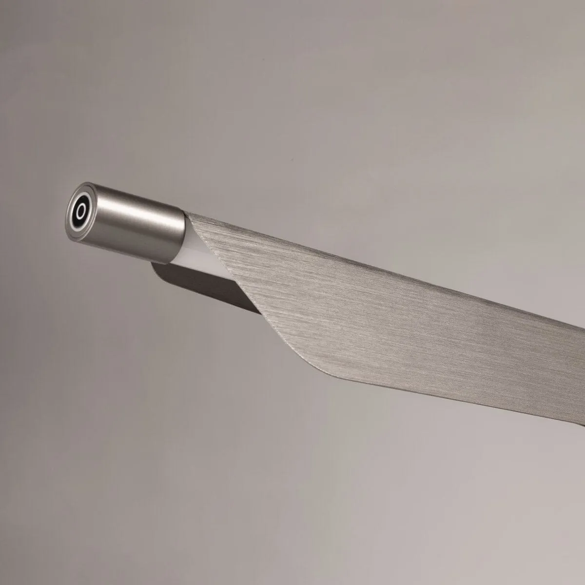 JAQUE ADJUSTABLE LINEAR PENDANT LIGHT
