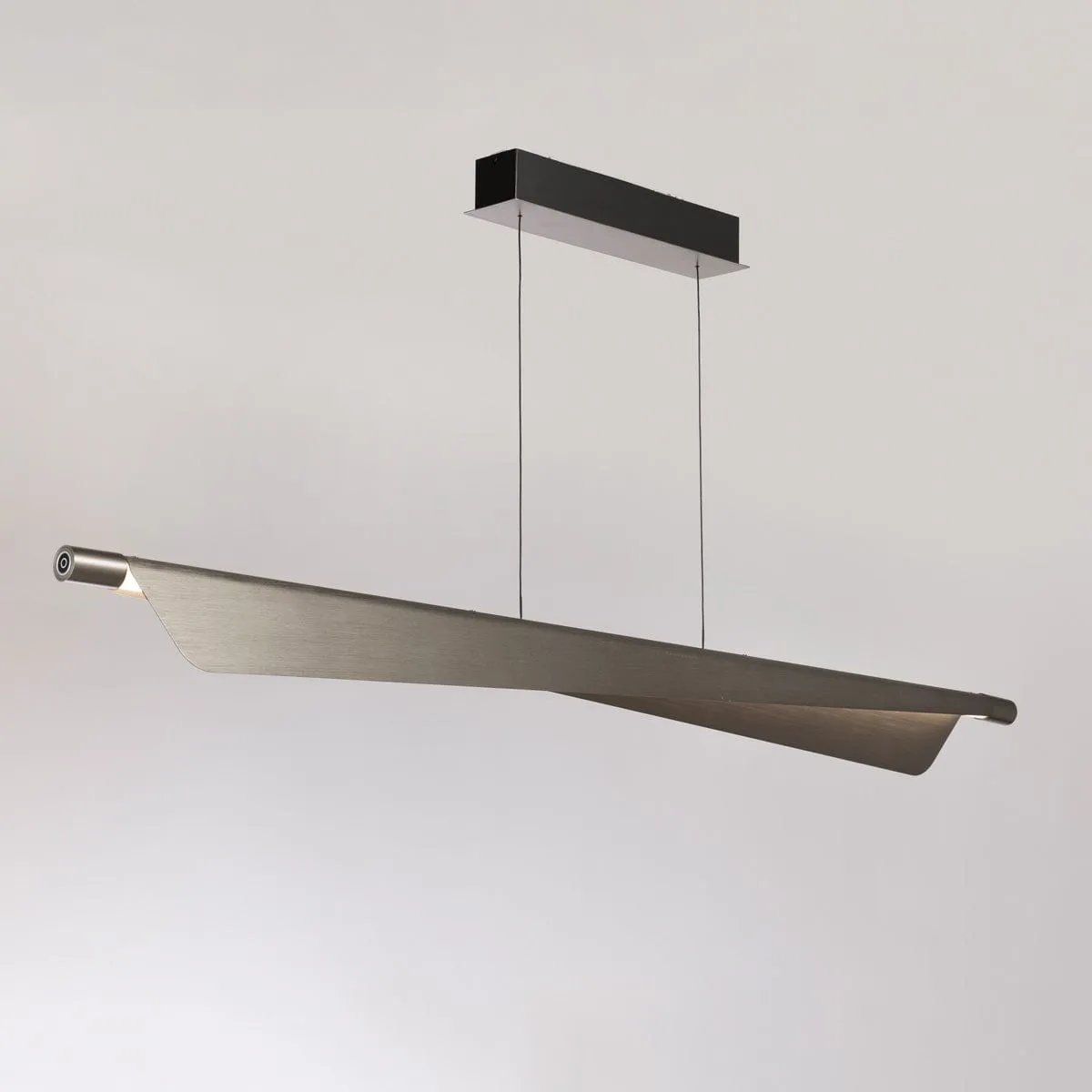 JAQUE ADJUSTABLE LINEAR PENDANT LIGHT