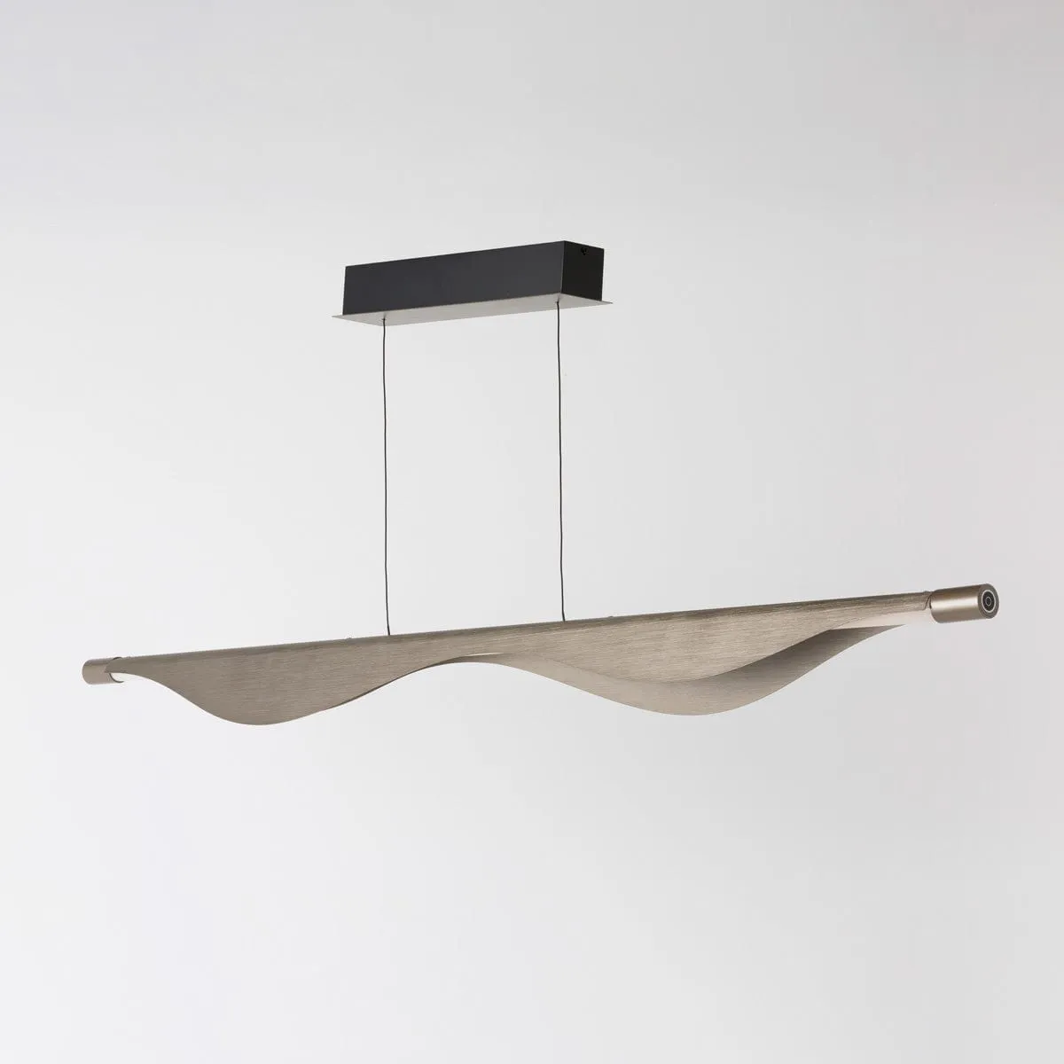 RIAN LINEAR PENDANT LIGHT