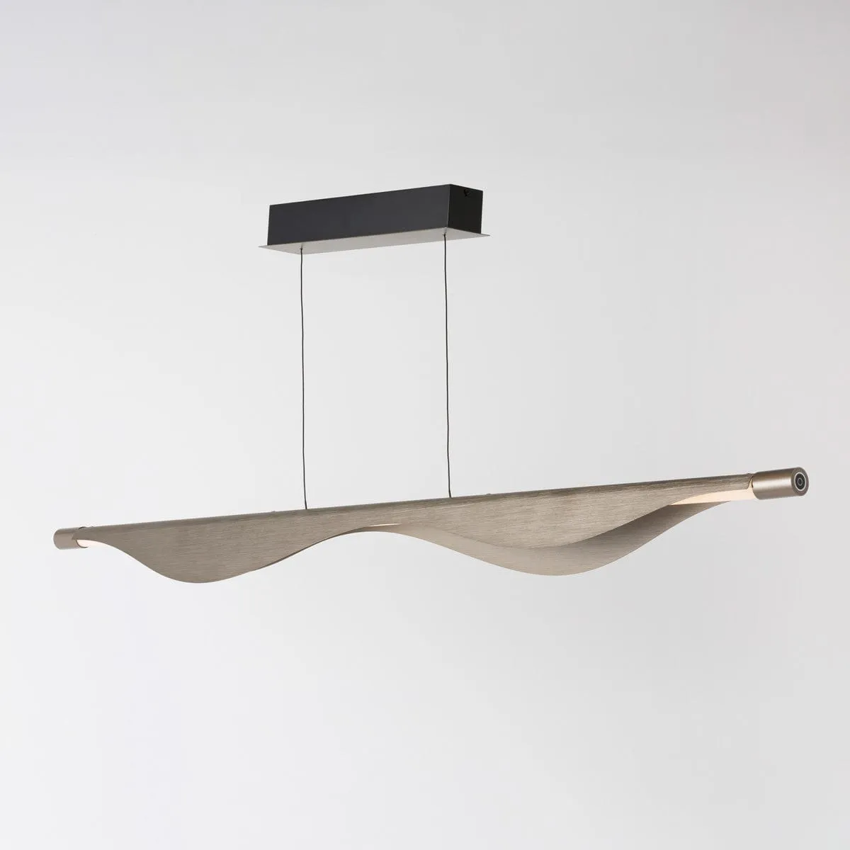 RIAN LINEAR PENDANT LIGHT
