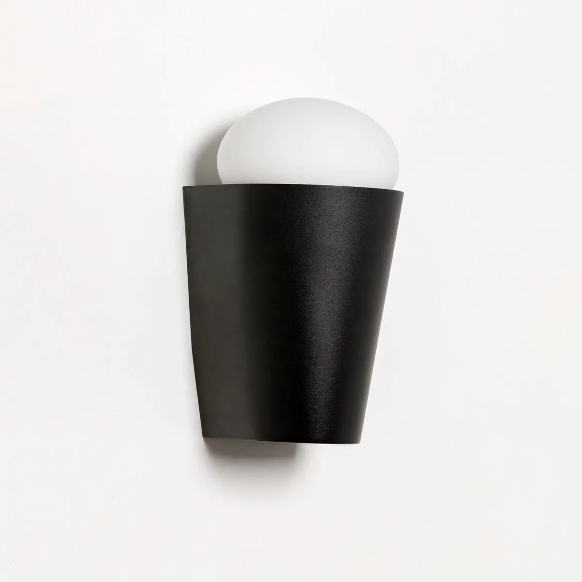SONETTE 1 WALL LIGHT WITH YOSH GLASS