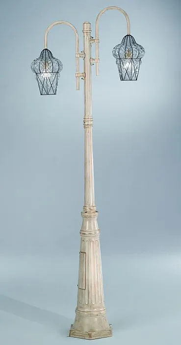 Tall Garden Lamppost With Murano Baloton Diffuser